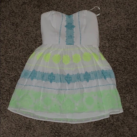 White Sundress - Picture 1 of 1